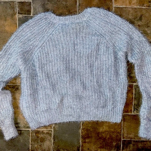 Ardene size medium grey/silver cable knit sweater super soft and warm - Picture 5 of 5